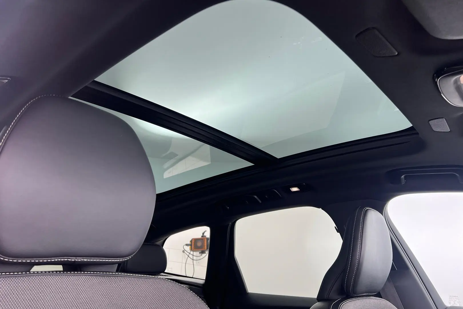 2021 Volvo XC60 Gallery Image 15
