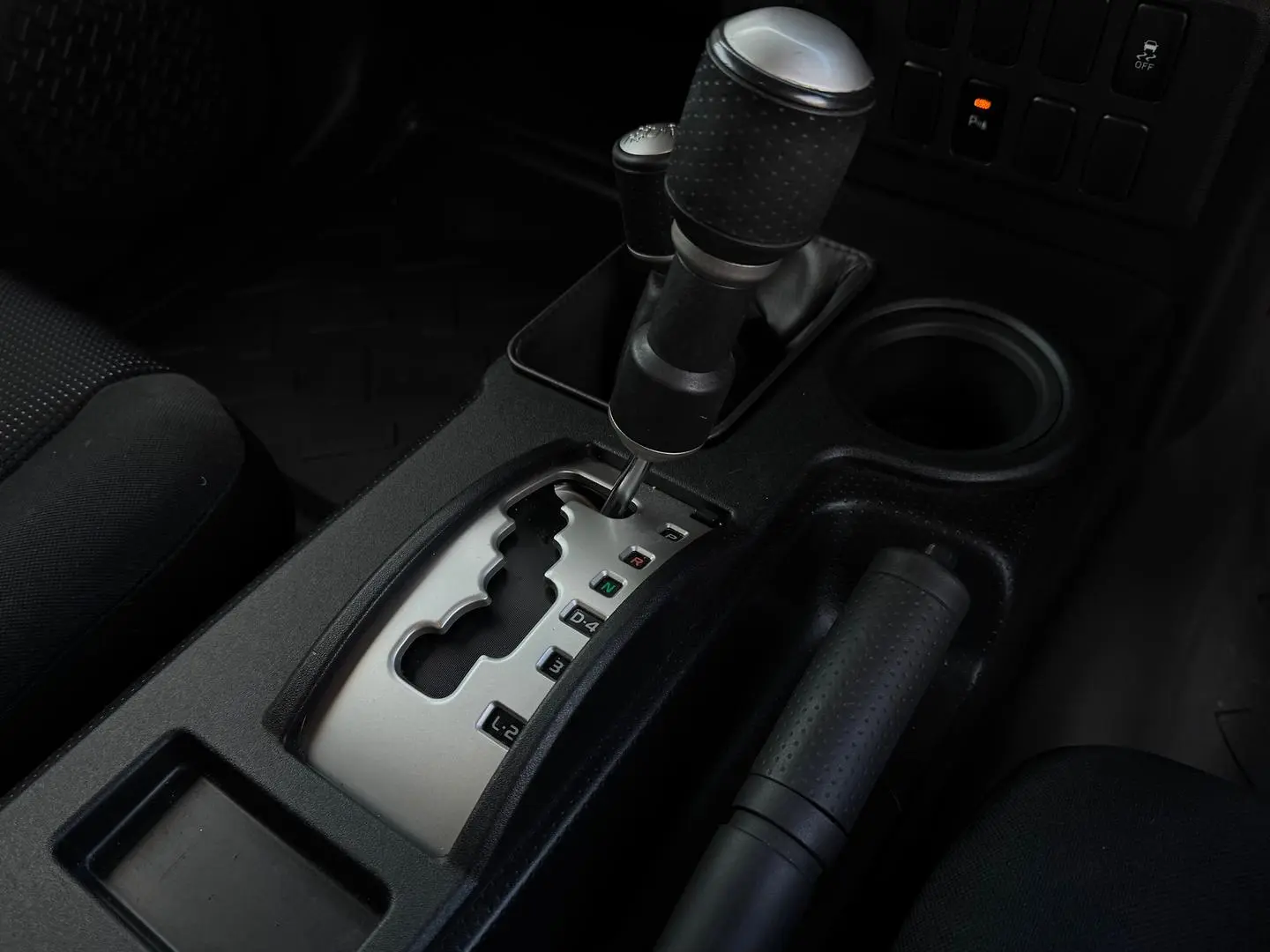 2014 Toyota FJ Cruiser Gallery Image 14