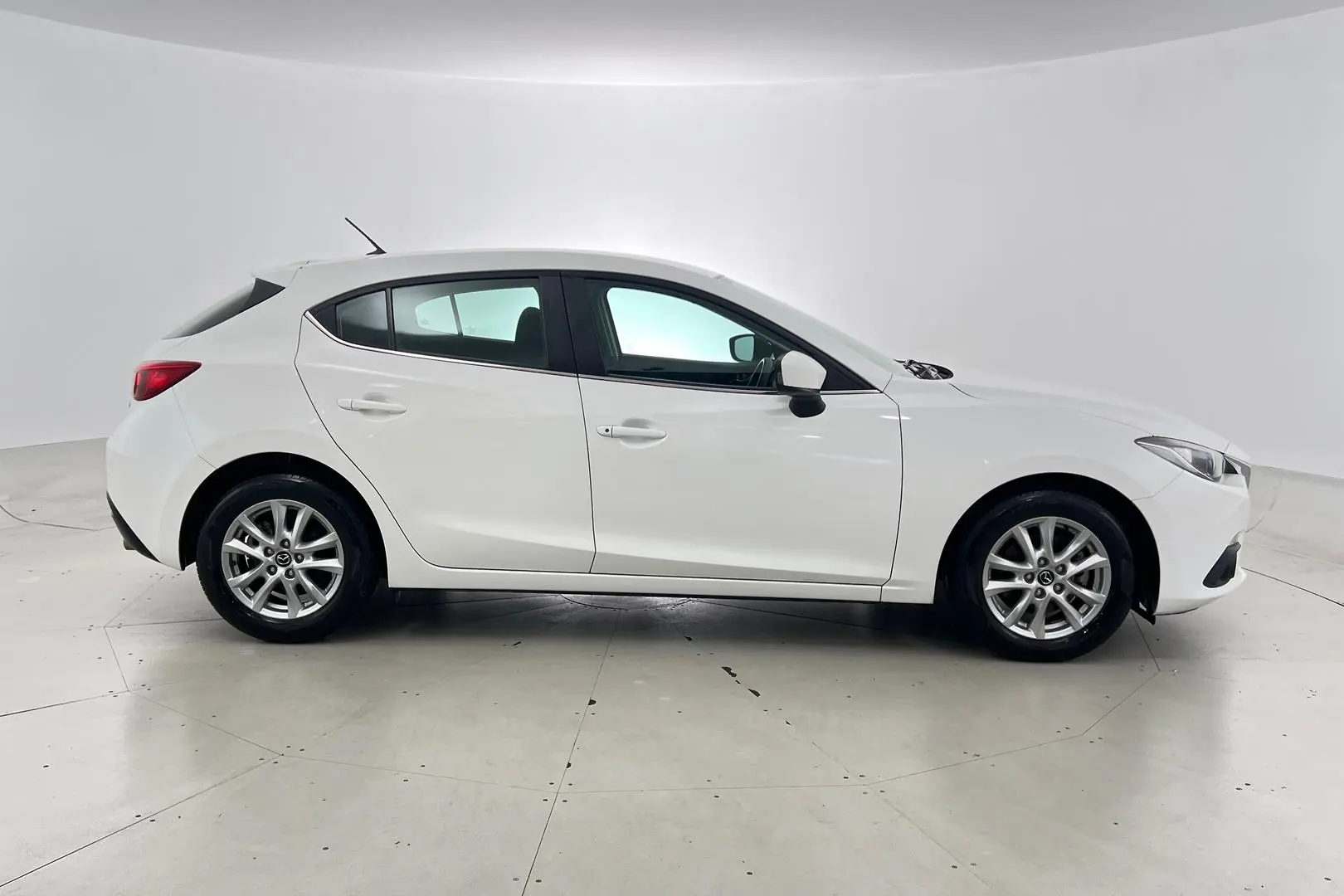 2015 Mazda 3 Gallery Image 4