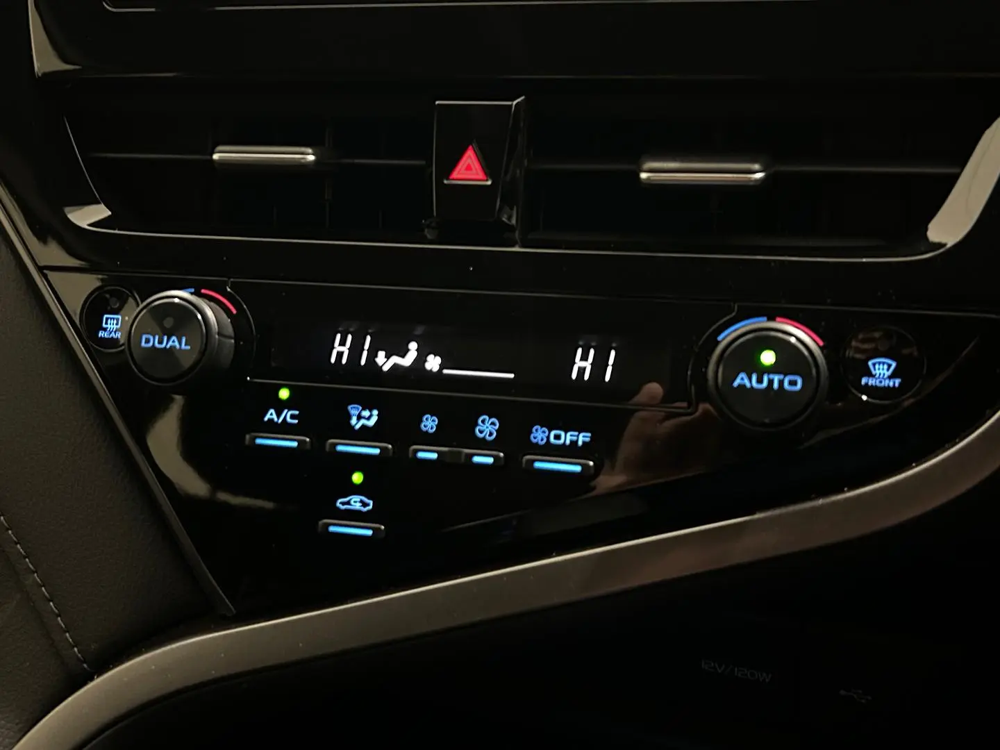 2021 Toyota Camry Gallery Image 16