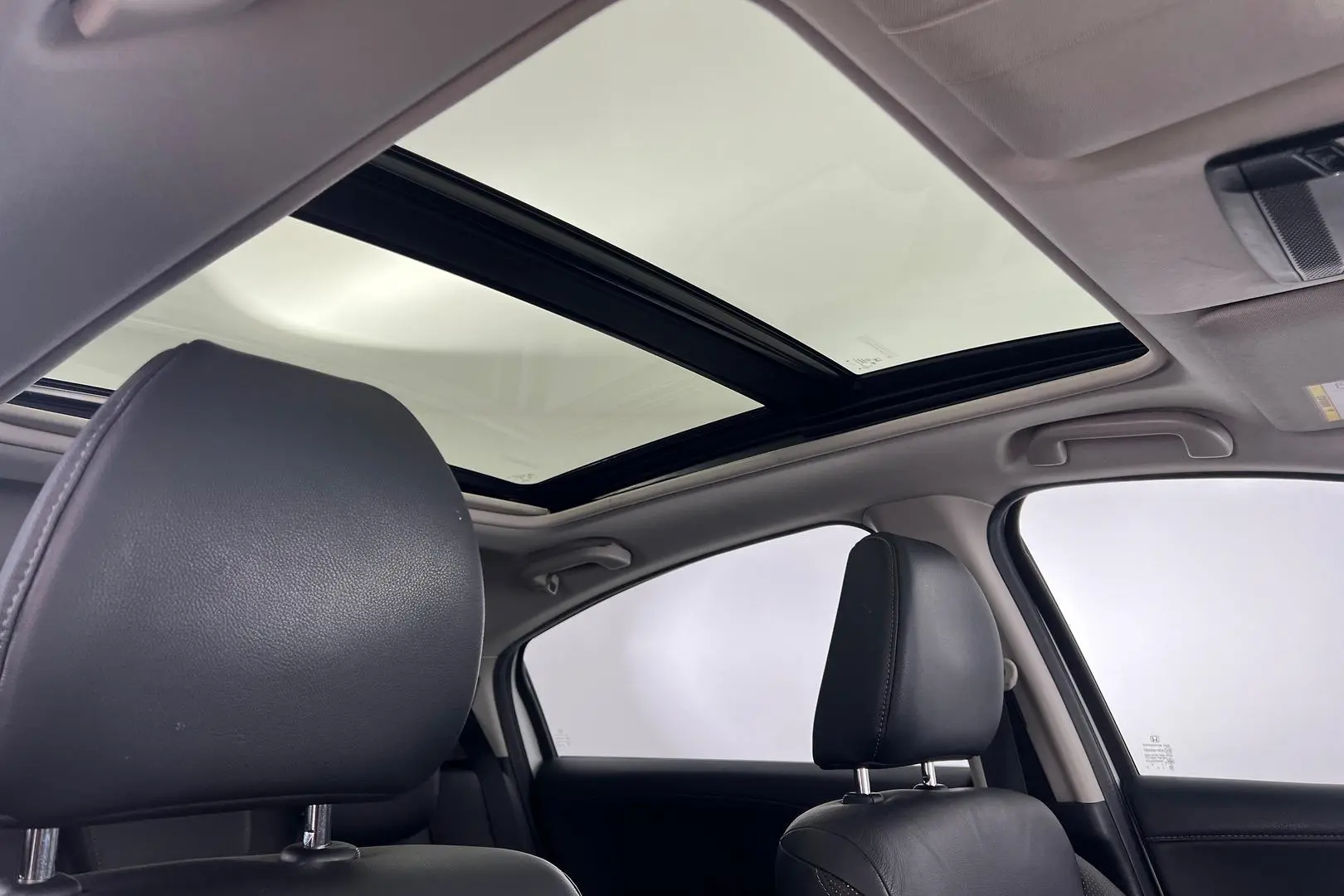 2016 Honda HR-V Gallery Image 4