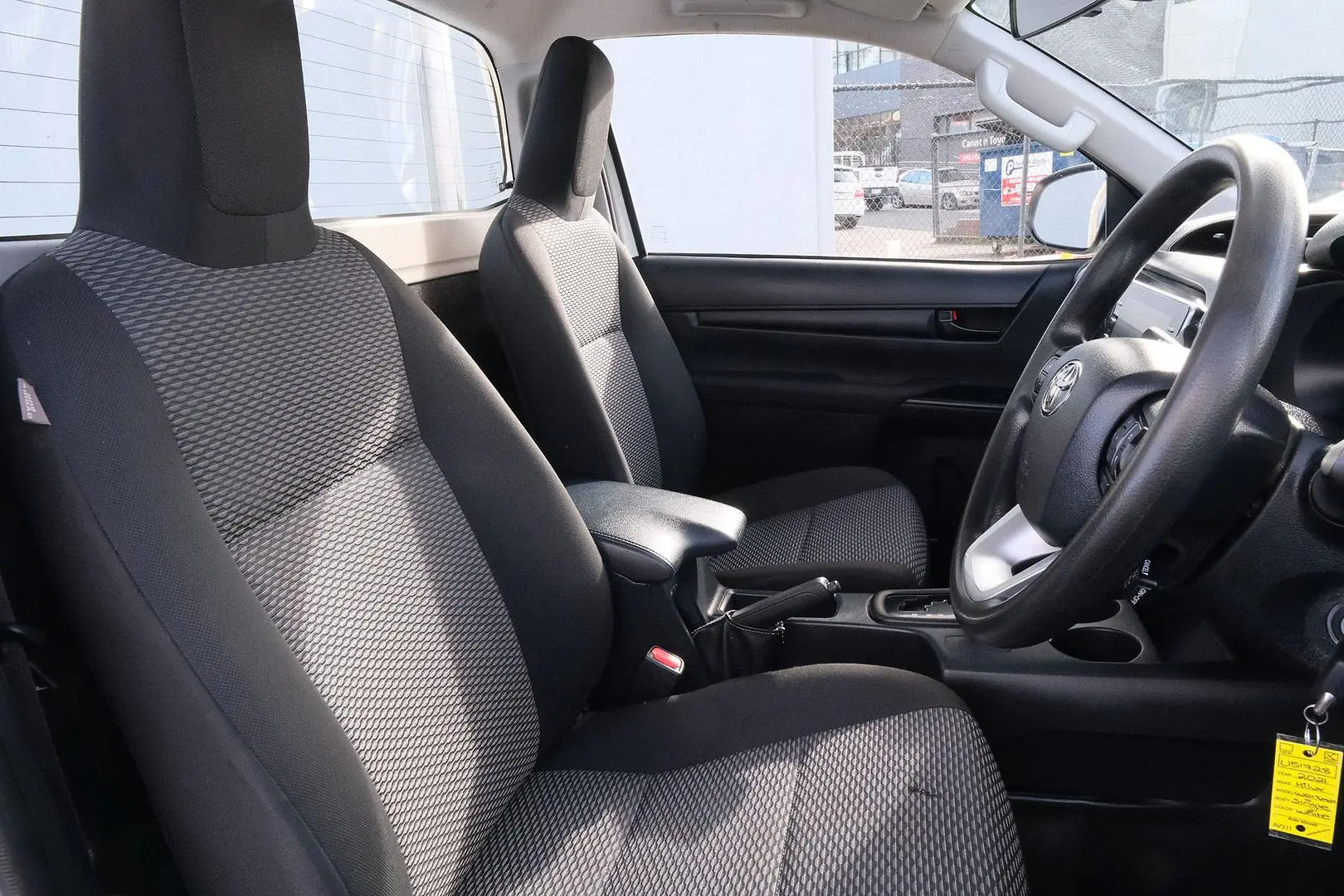 2021 Toyota Hilux Gallery Image 11