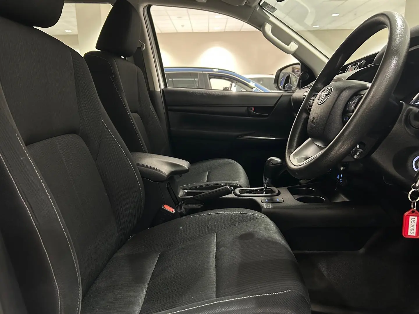 2022 Toyota Hilux Gallery Image 12