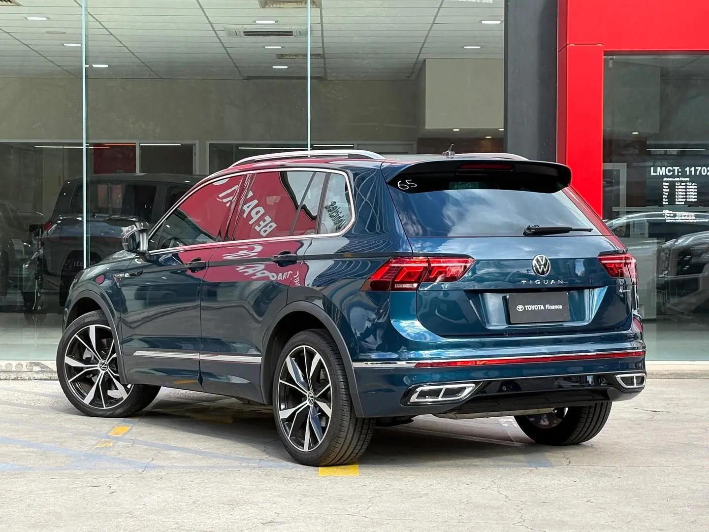 2023 Volkswagen Tiguan Gallery Image 10