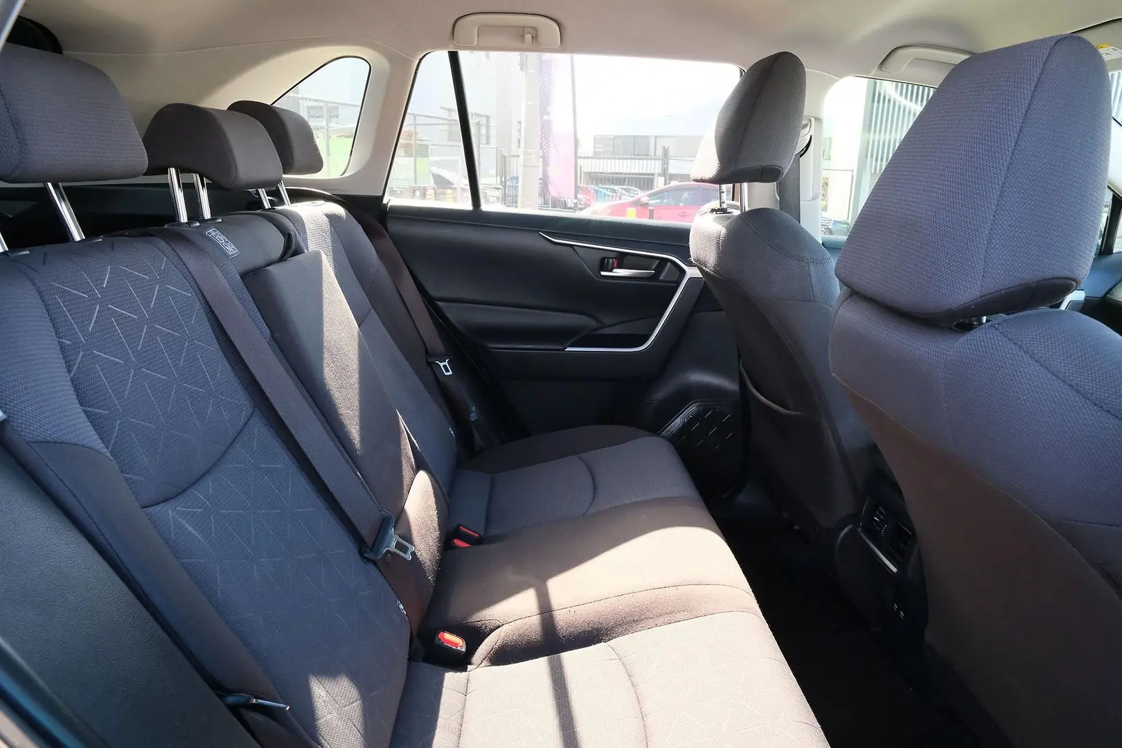 2020 Toyota RAV4 Gallery Image 11