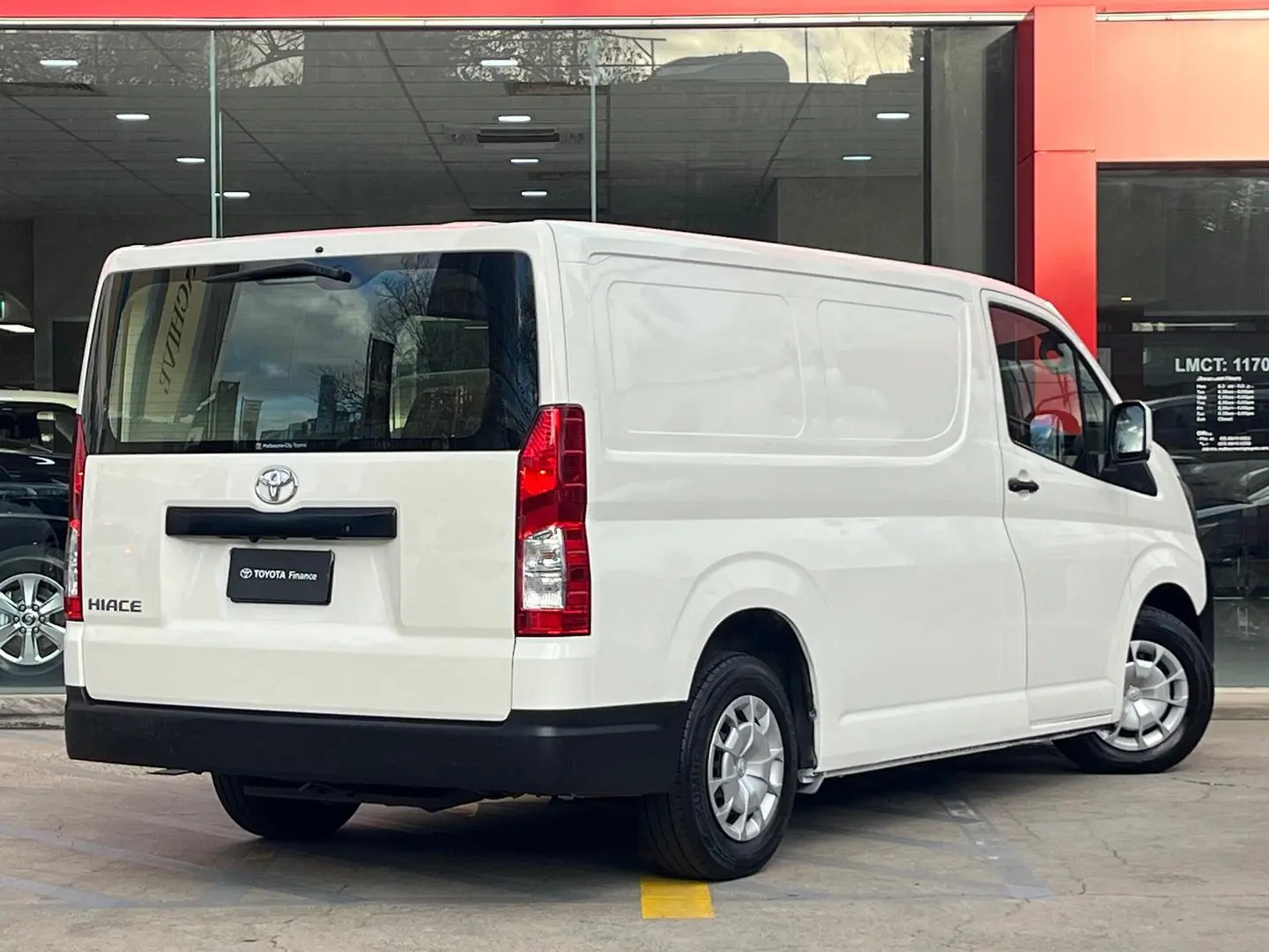 2021 Toyota Hiace Gallery Image 4