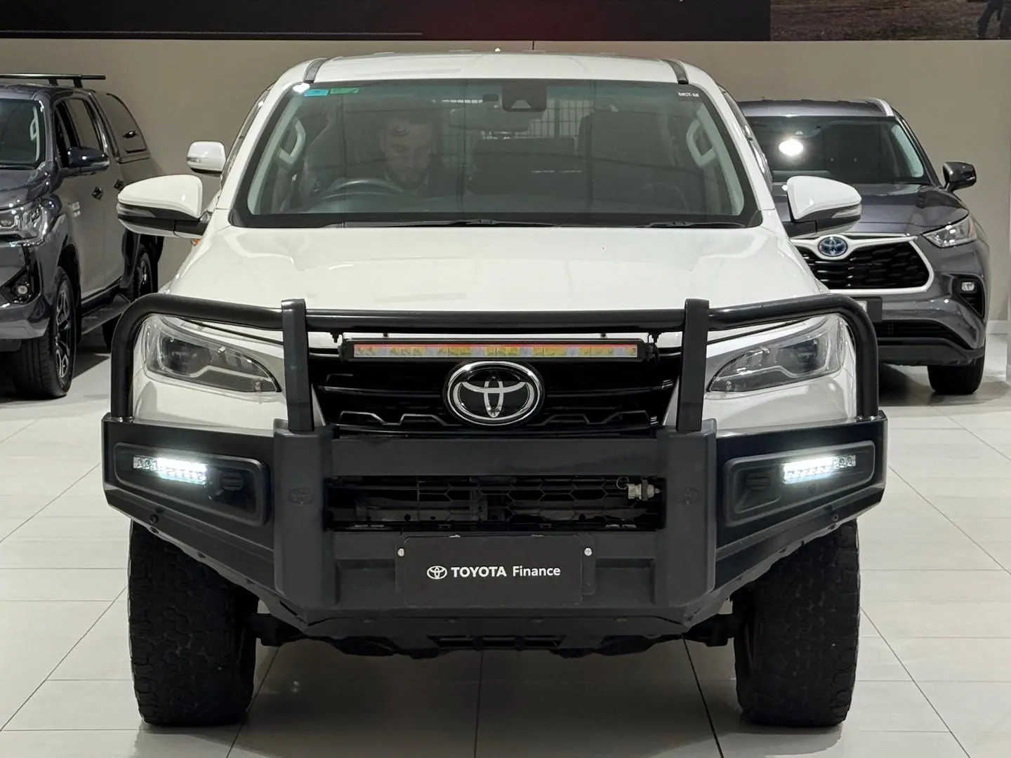 2021 Toyota Fortuner Gallery Image 4