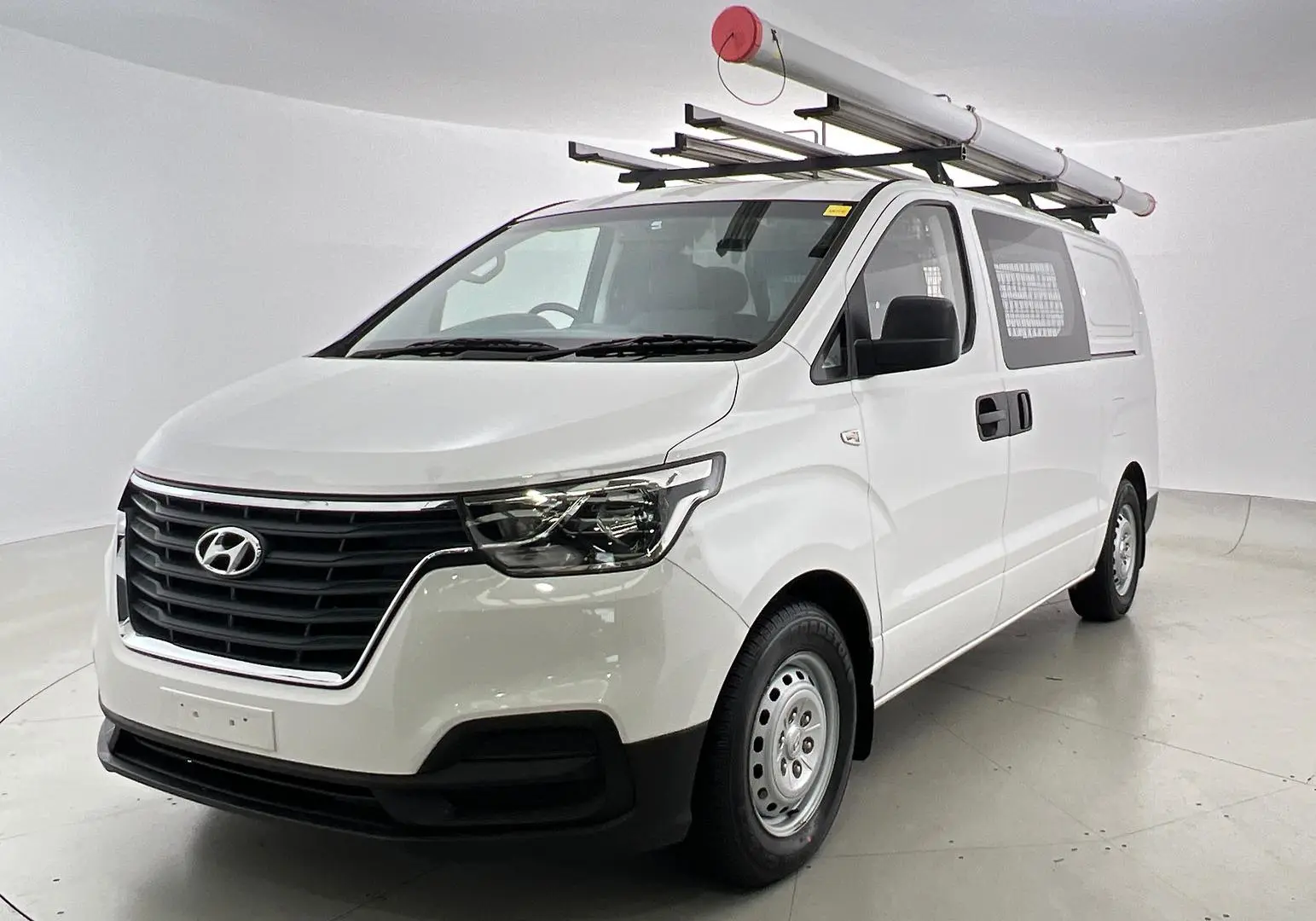 2018 Hyundai iLoad Gallery Image 9
