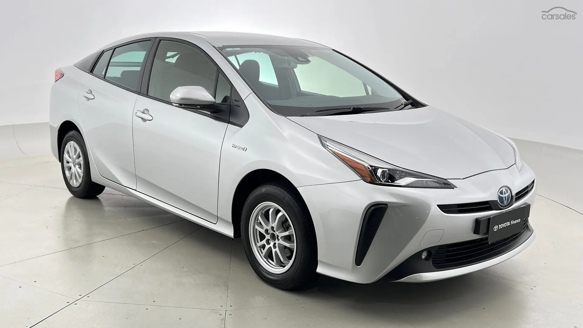 2020 Toyota Prius Image 1