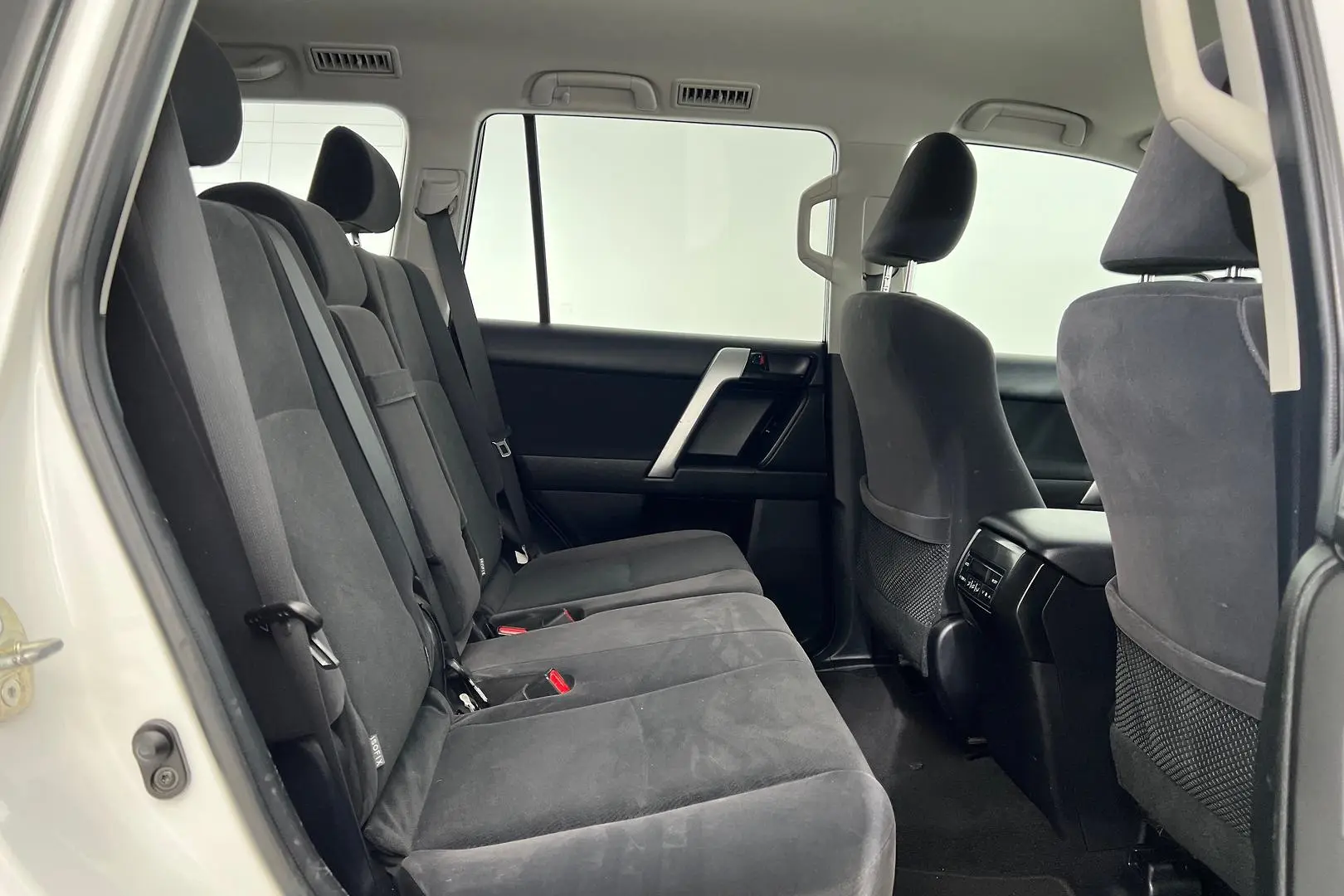 2015 Toyota Landcruiser Prado Gallery Image 12