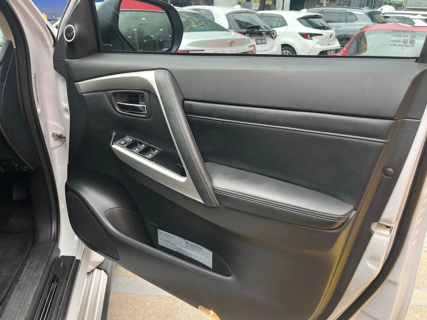 2023 Mitsubishi Pajero Sport Gallery Image 13