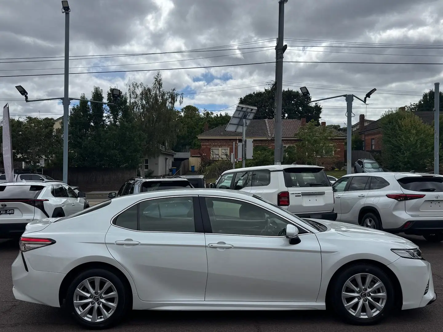 2018 Toyota Camry Gallery Image 3