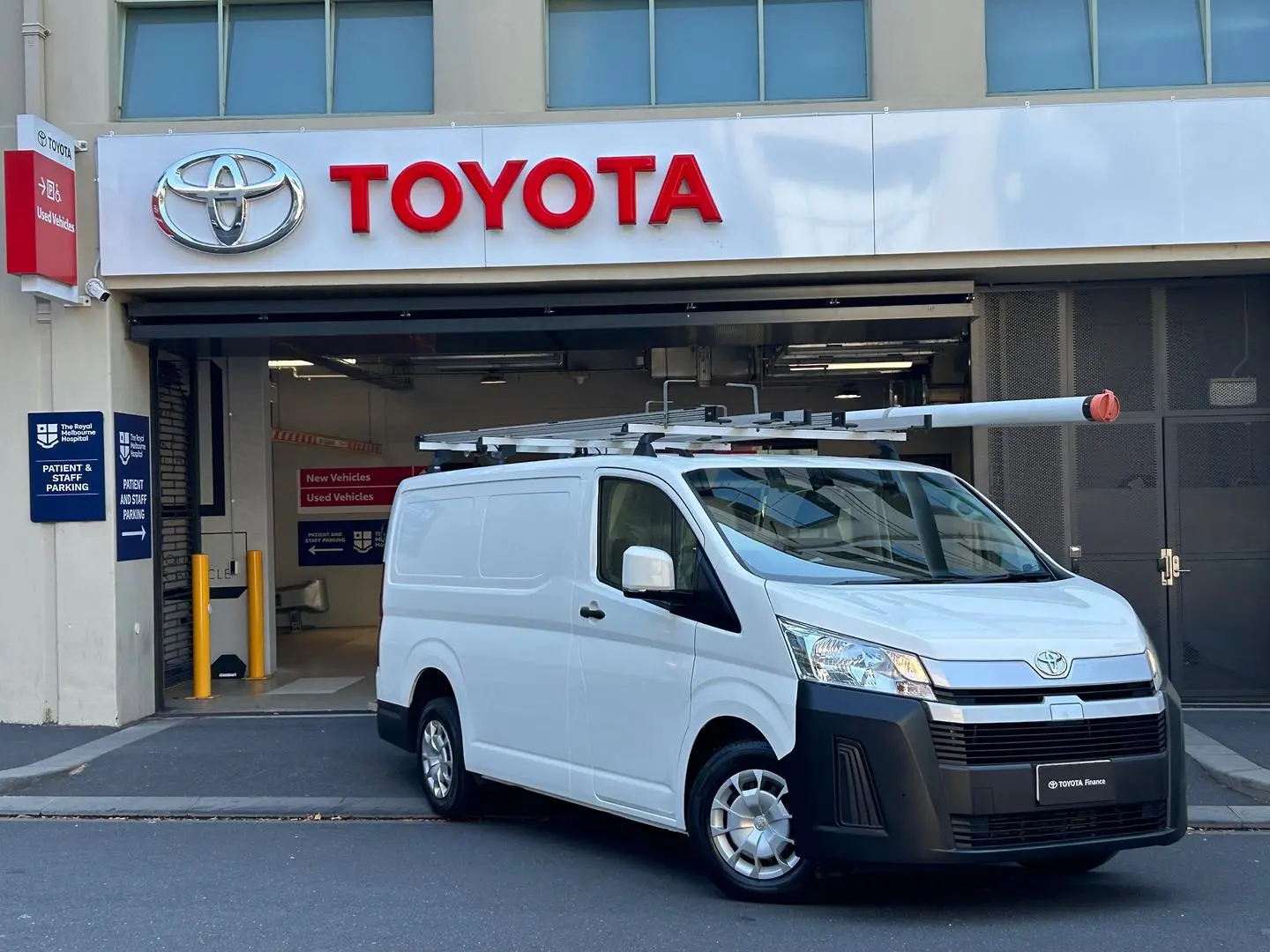 2020 Toyota Hiace Gallery Image 4