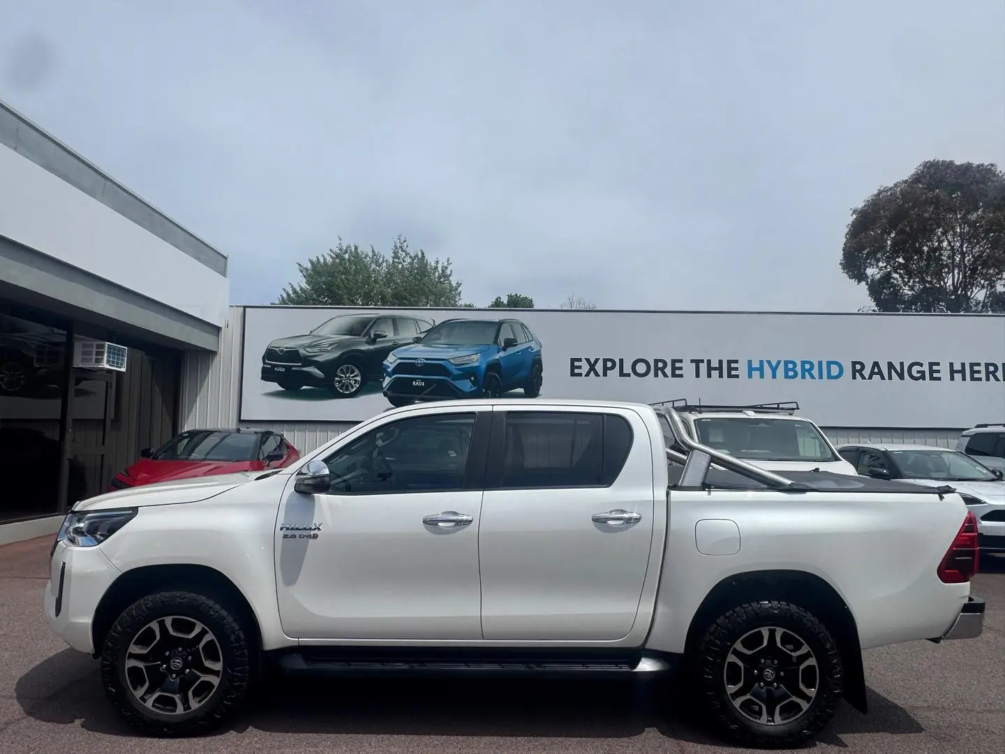 2020 Toyota Hilux Gallery Image 9