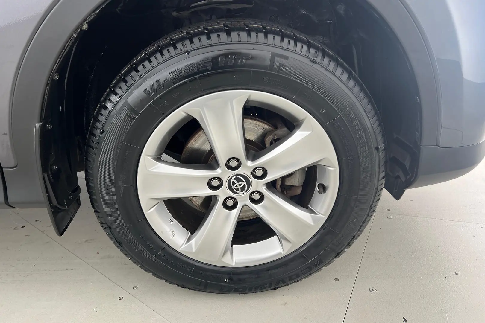 2015 Toyota RAV4 Gallery Image 21