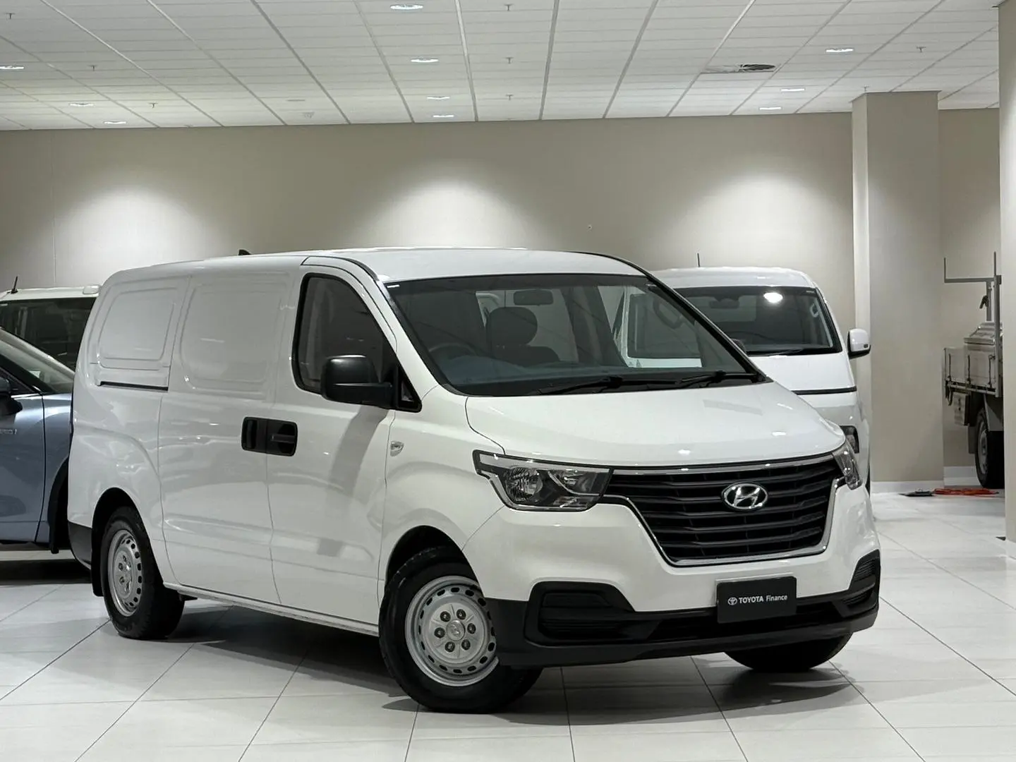 2021 Hyundai iLoad Gallery Image 1