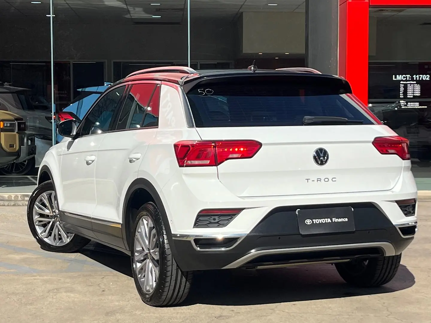 2021 Volkswagen T-Roc Gallery Image 6