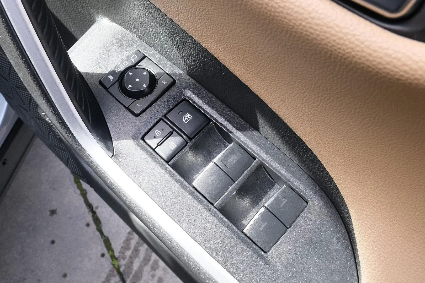 2024 Toyota RAV4 Gallery Image 12