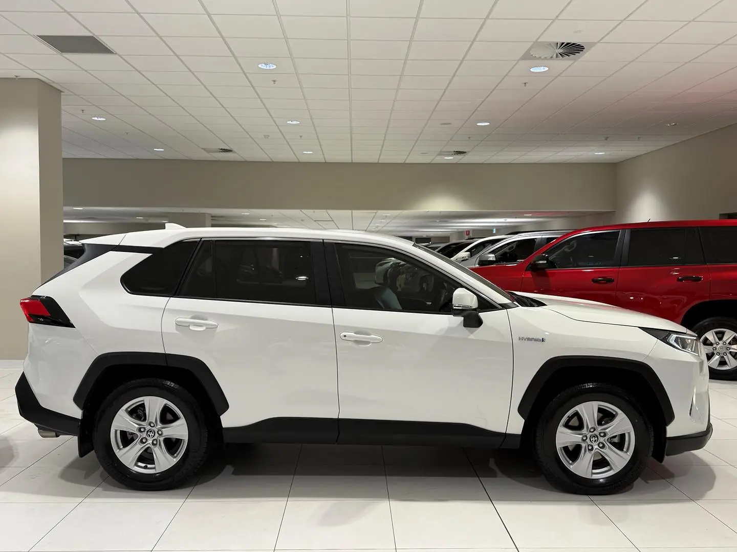 2020 Toyota RAV4 Gallery Image 2