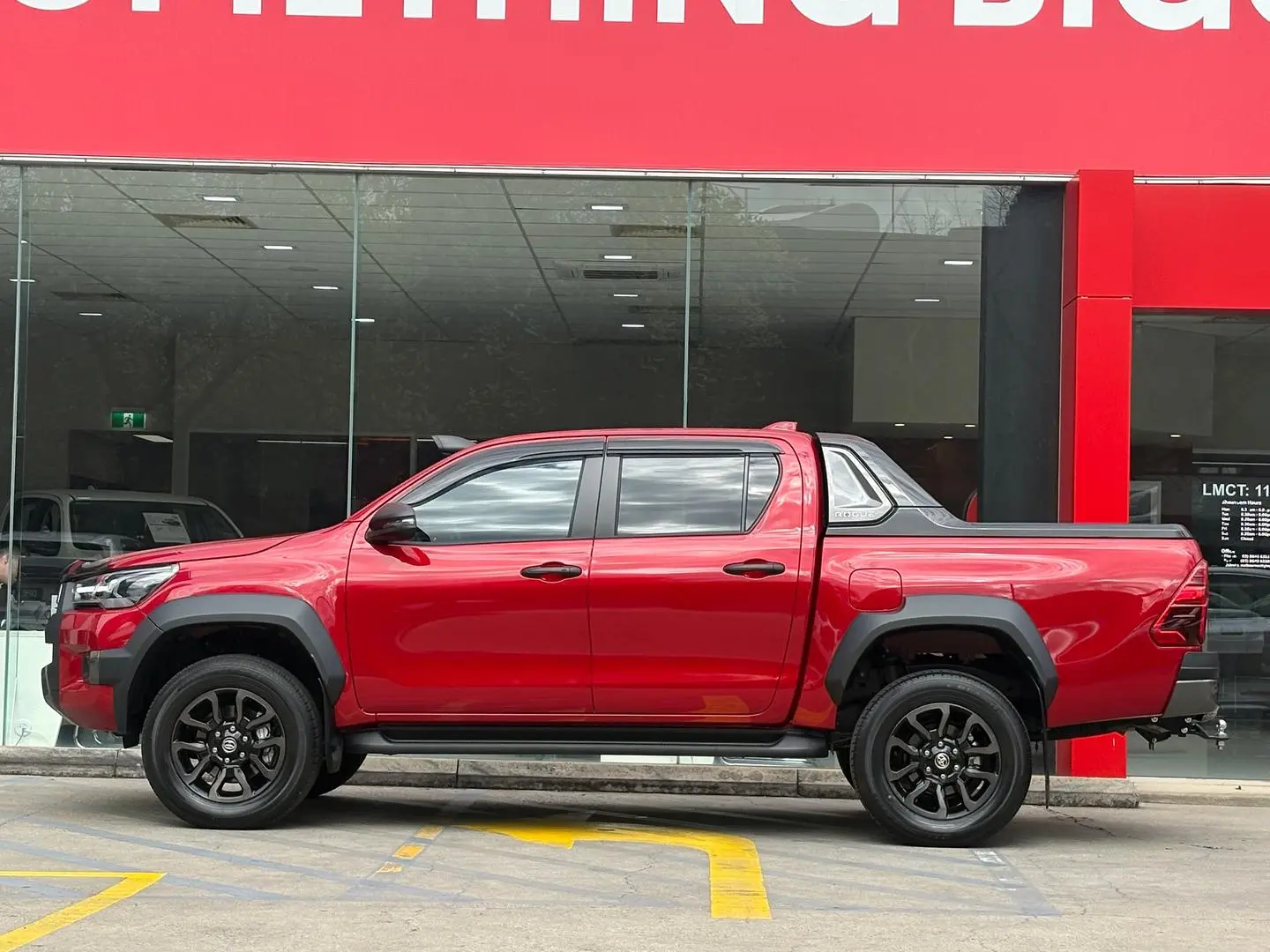 2023 Toyota Hilux Gallery Image 5