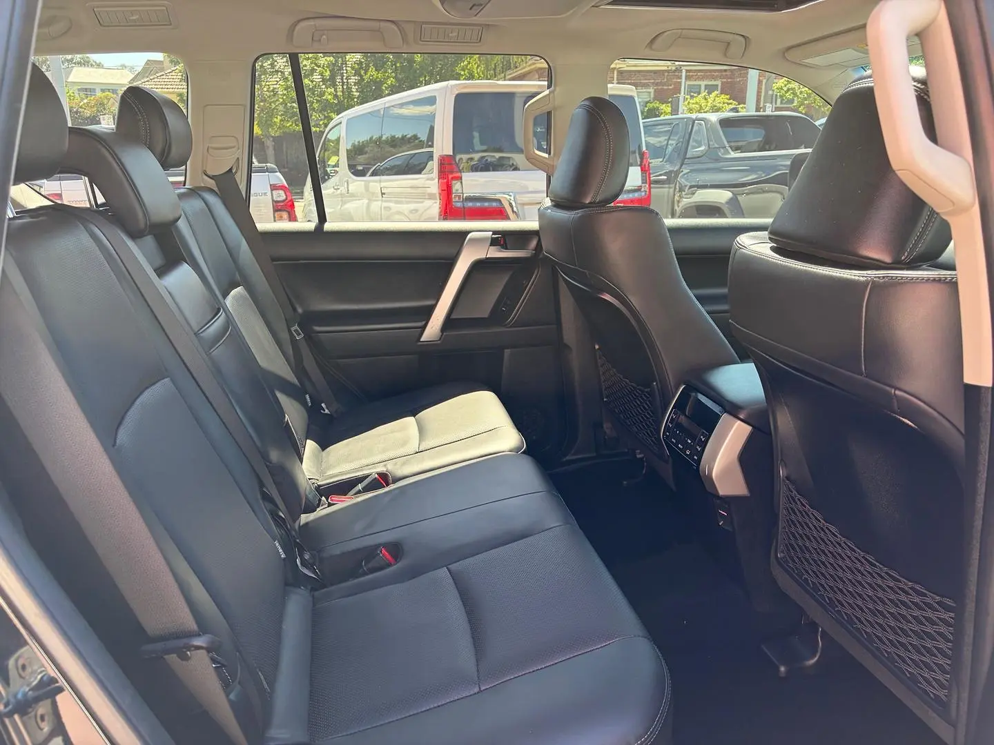 2022 Toyota Landcruiser Prado Gallery Image 8