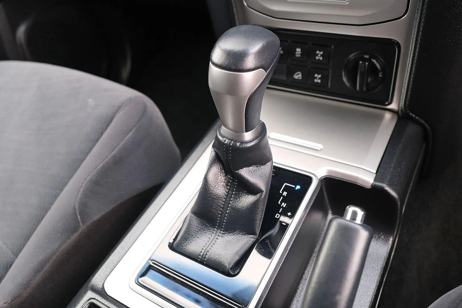 2023 Toyota Landcruiser Prado Gallery Image 18