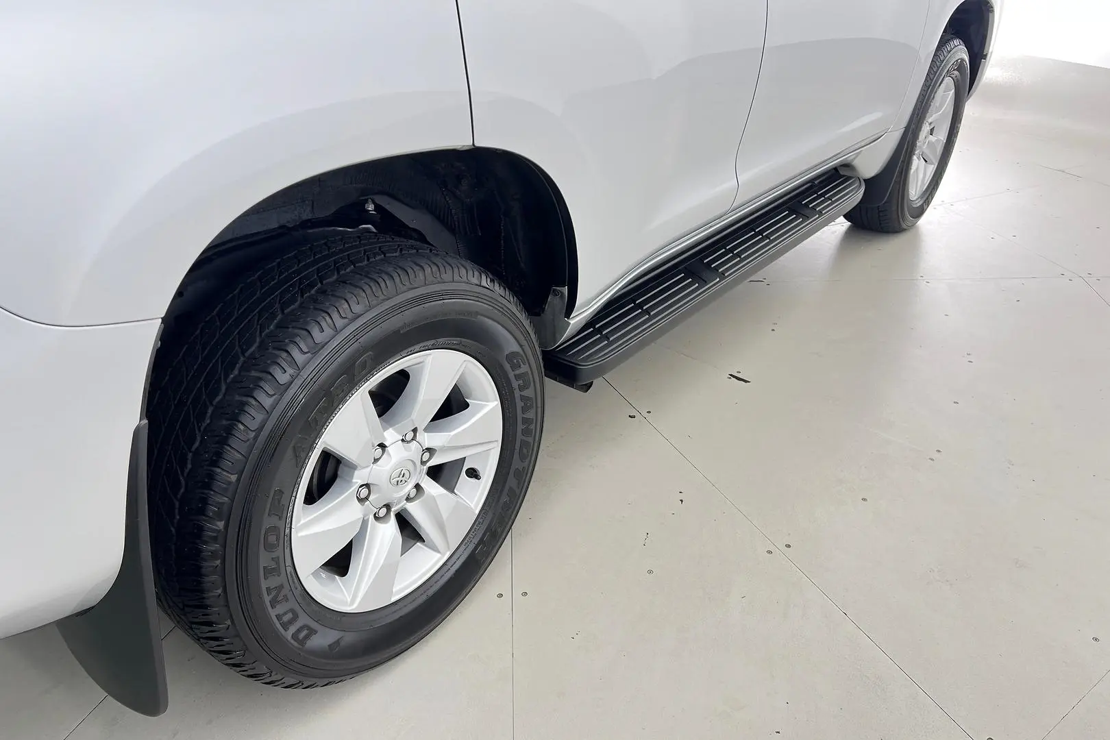 2023 Toyota Landcruiser Prado Gallery Image 5
