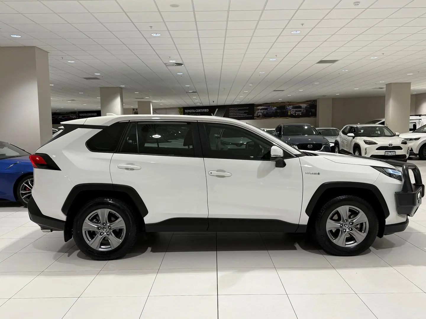 2022 Toyota RAV4 Gallery Image 2