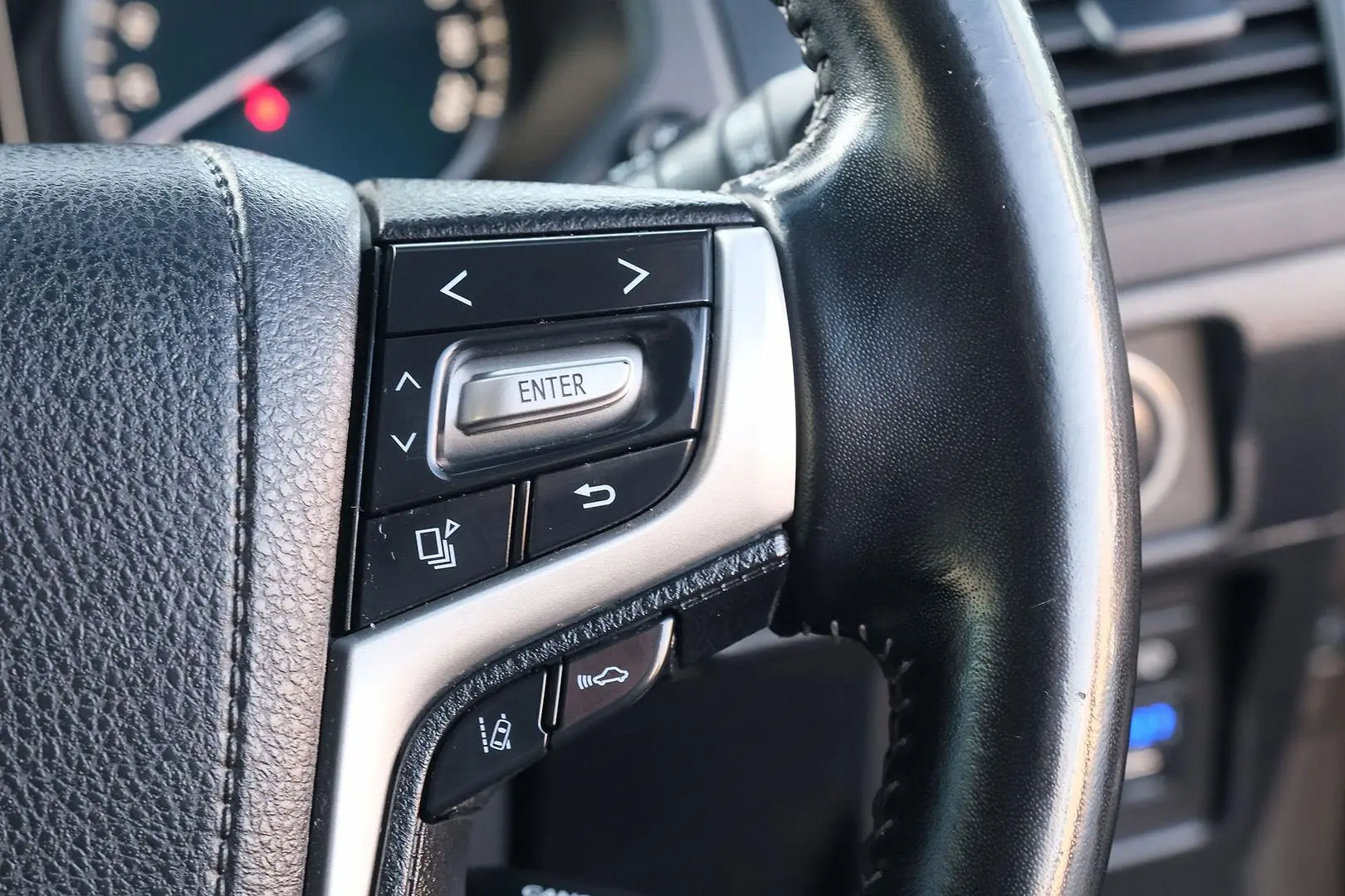2019 Toyota Landcruiser Prado Gallery Image 16