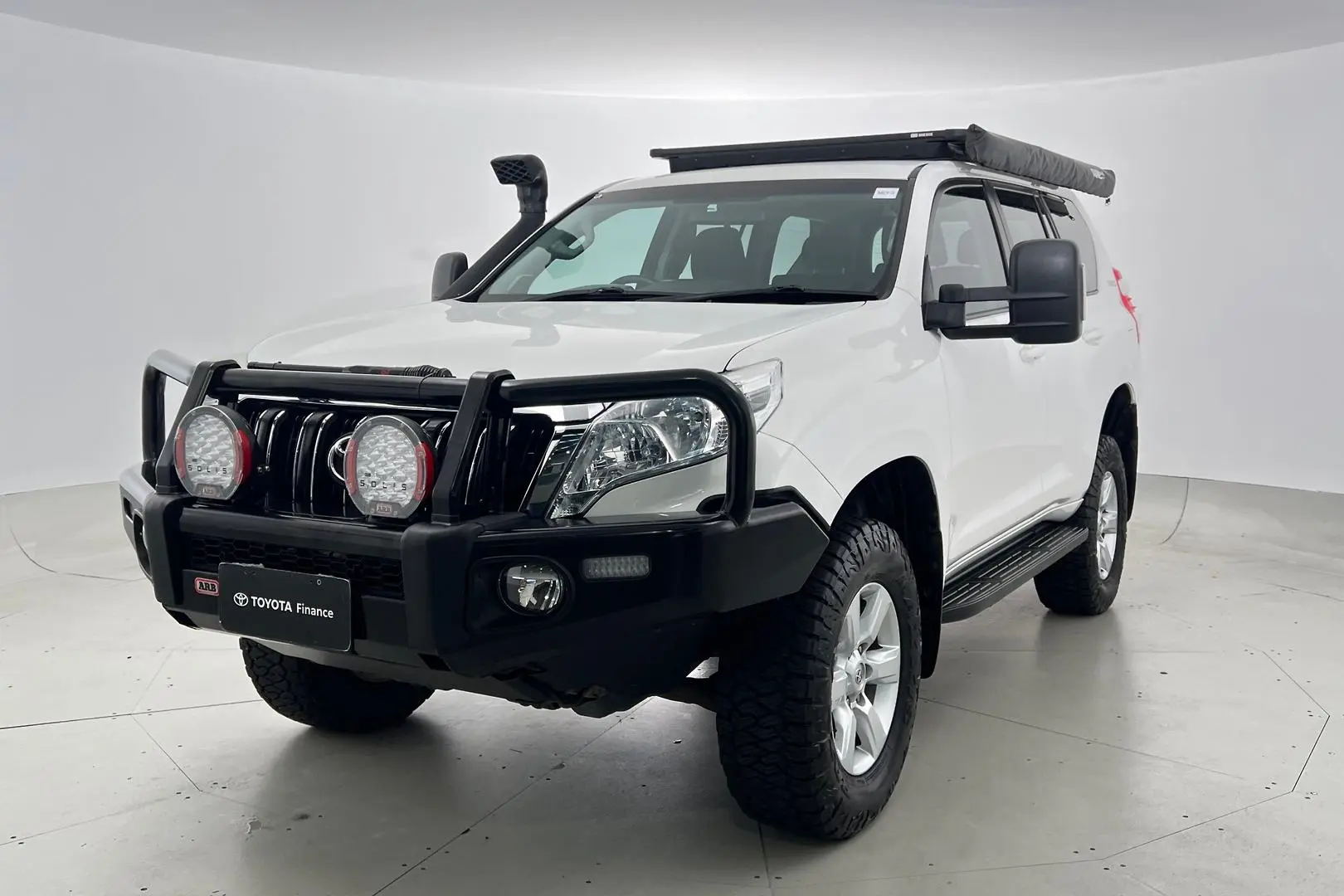 2015 Toyota Landcruiser Prado Gallery Image 2