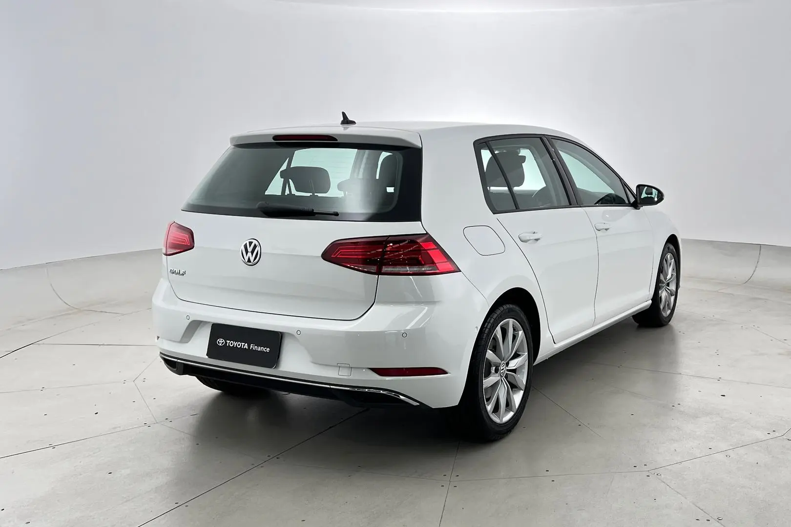 2017 Volkswagen Golf Gallery Image 5