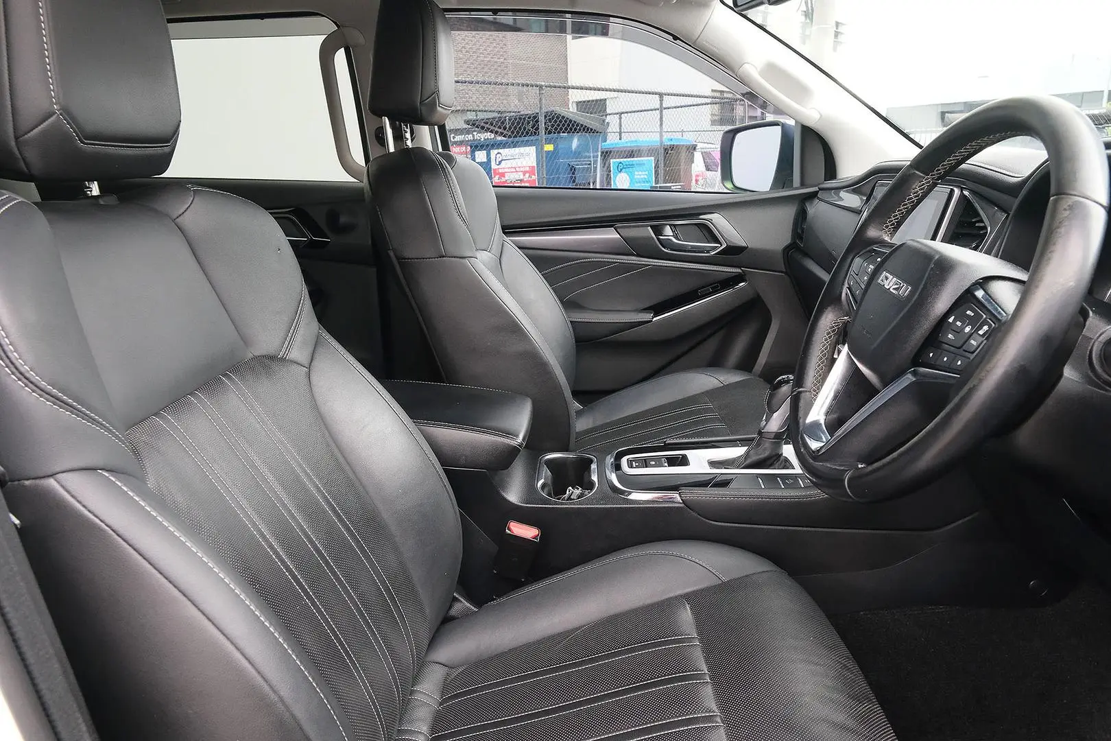 2021 Isuzu MU-X Gallery Image 13