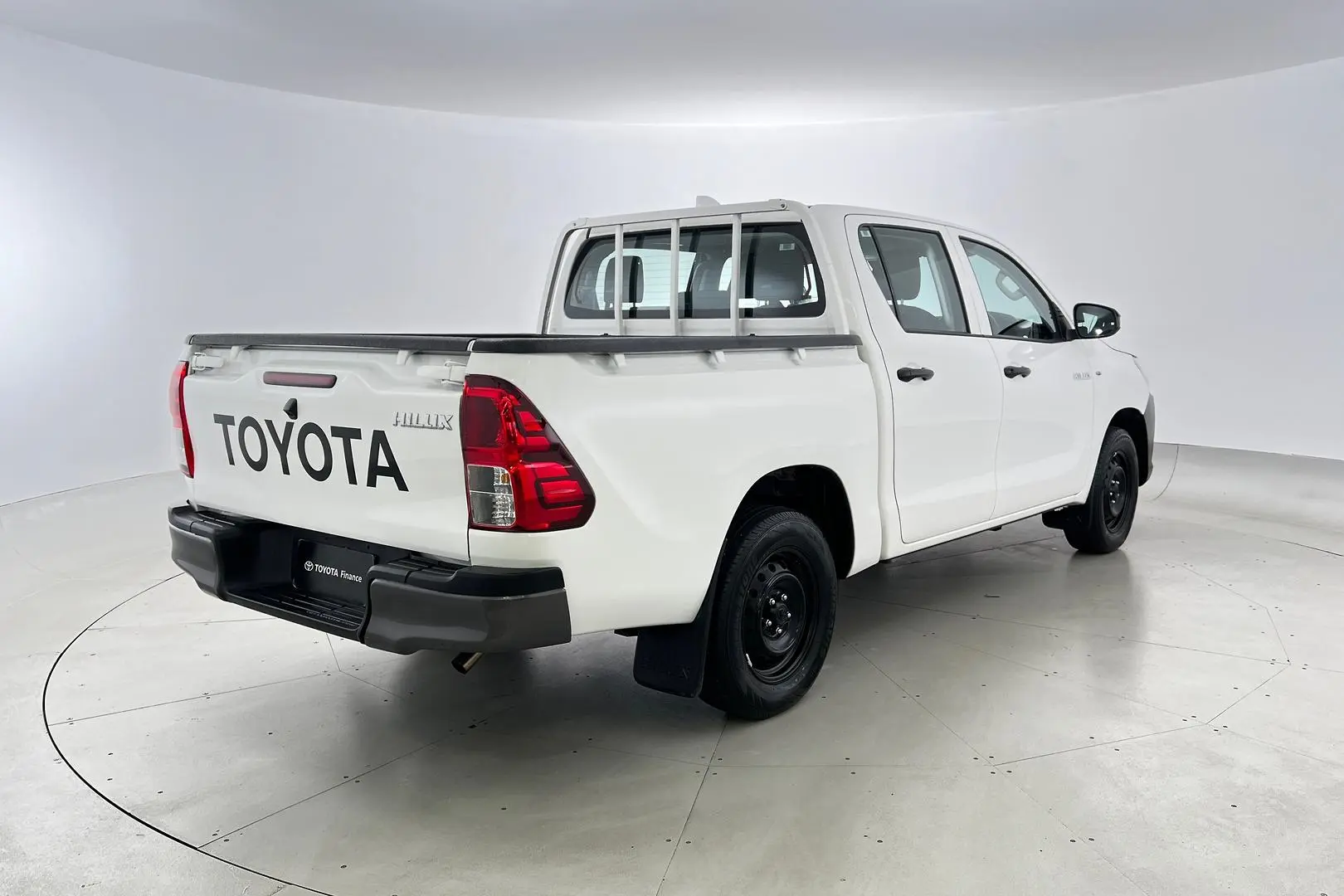 2022 Toyota Hilux Gallery Image 7