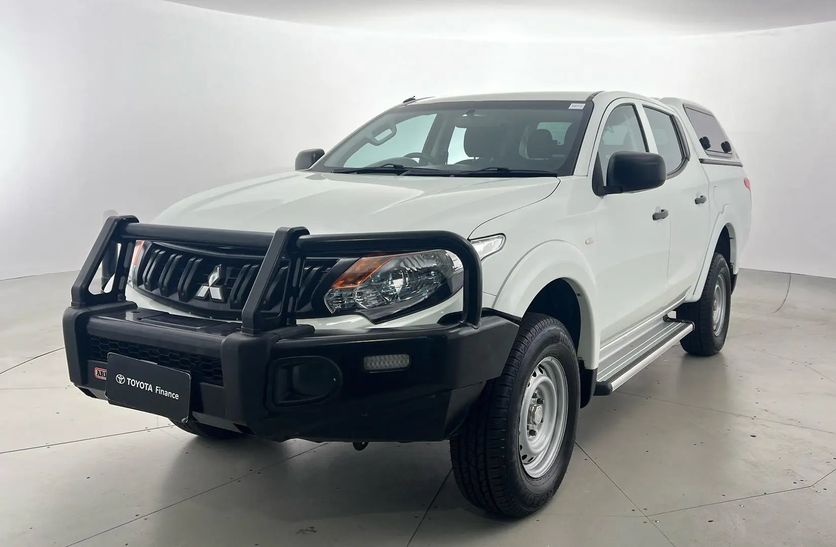 2017 Mitsubishi Triton Gallery Image 2