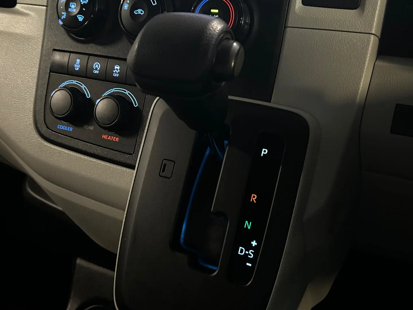 2019 Toyota Hiace Gallery Image 21