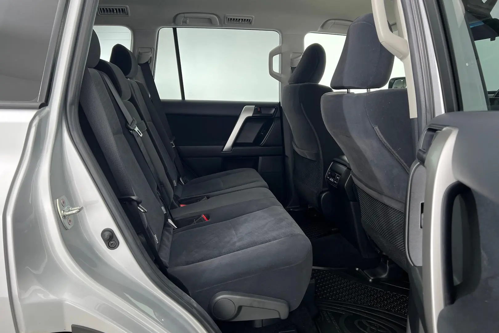 2023 Toyota Landcruiser Prado Gallery Image 19