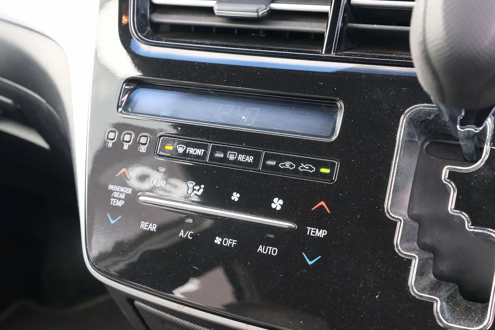 2017 Toyota Tarago Gallery Image 19