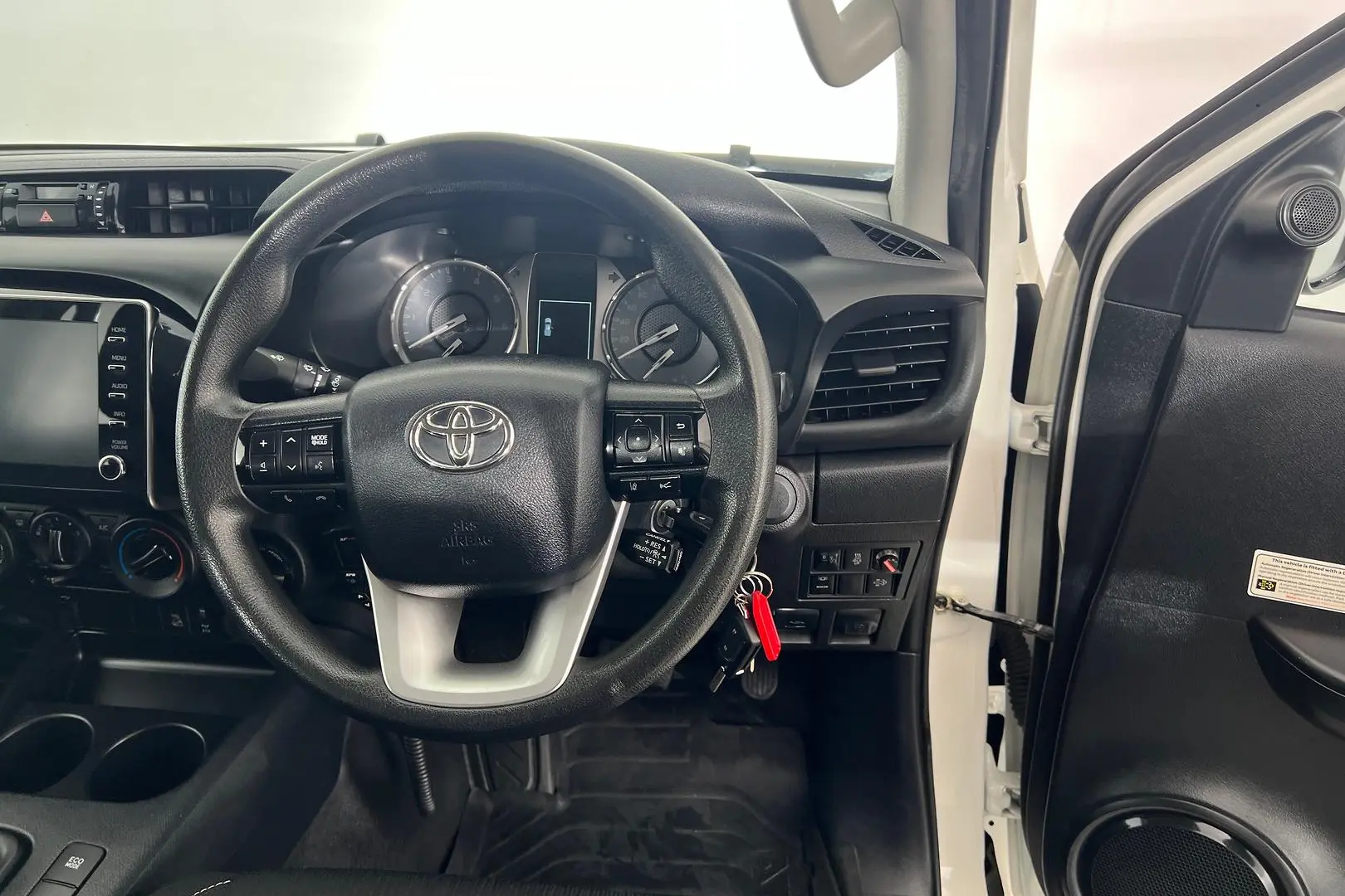 2021 Toyota Hilux Image 10