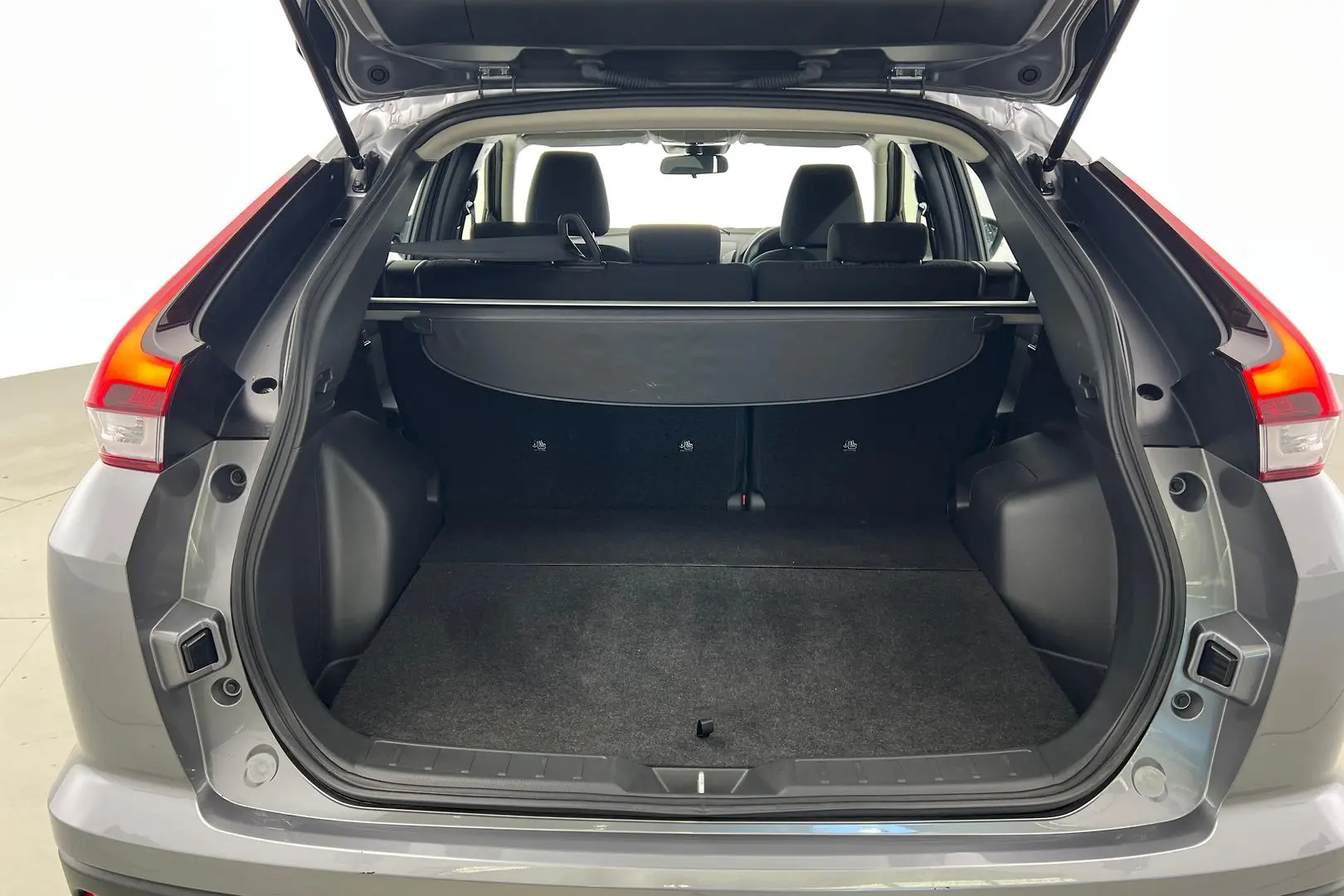 2021 Mitsubishi Eclipse Cross Gallery Image 9