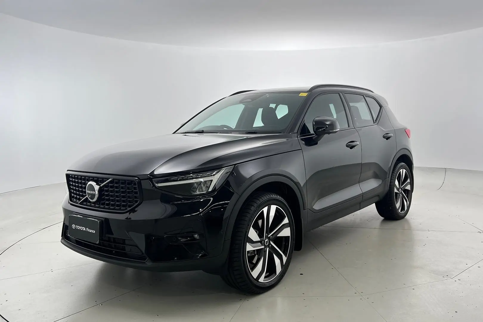 2023 Volvo XC40 Gallery Image 9