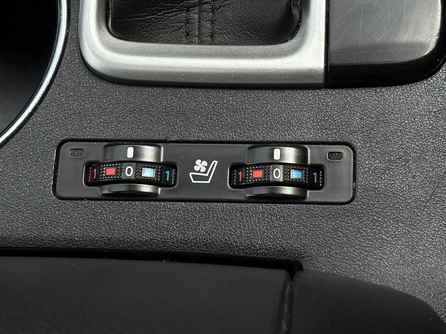 2015 Toyota Kluger Gallery Image 25