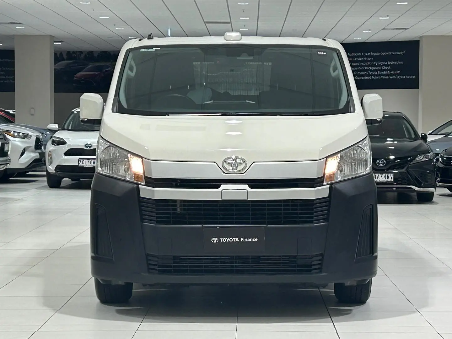 2022 Toyota Hiace Gallery Image 4