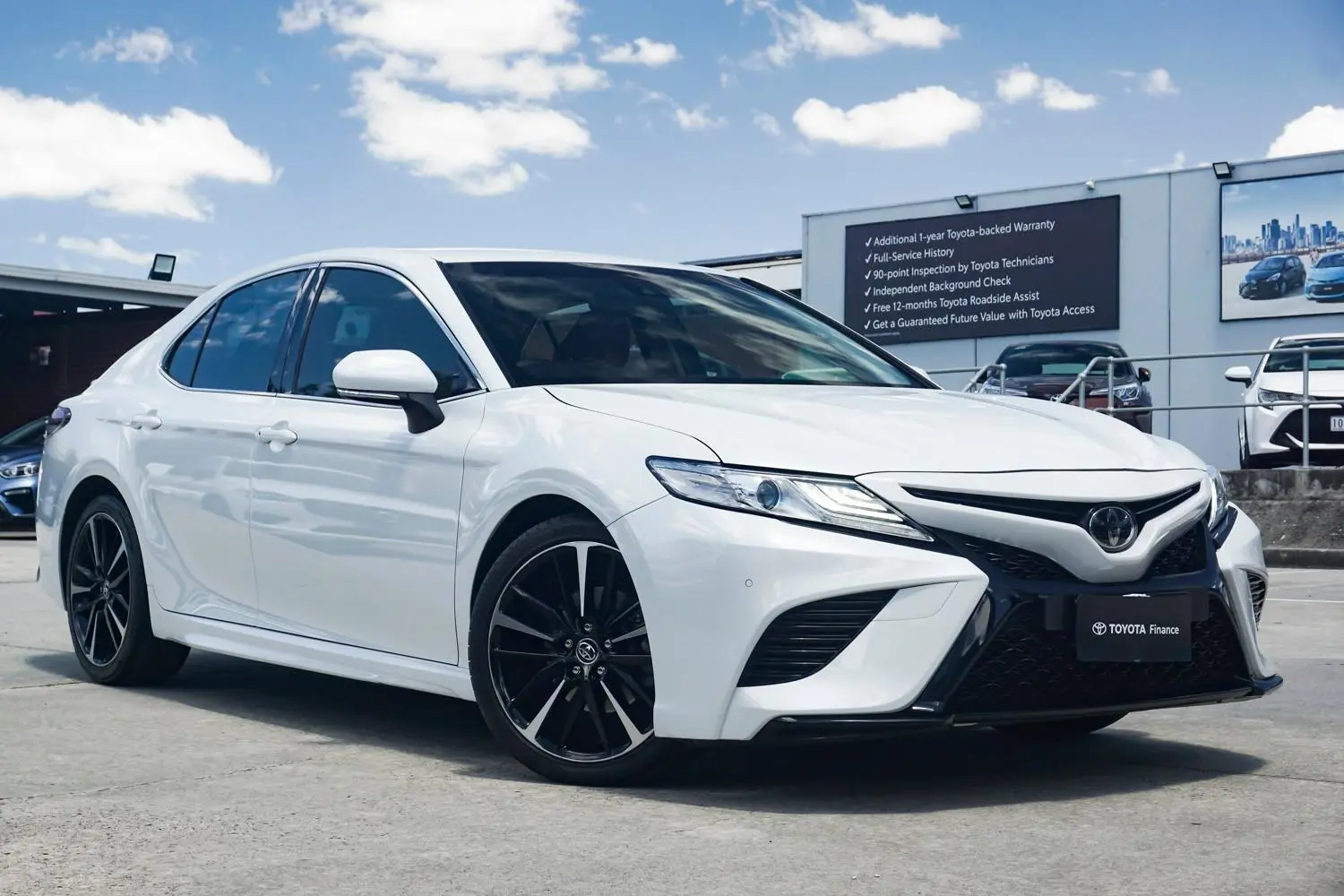 2019 Toyota Camry Gallery Image 1