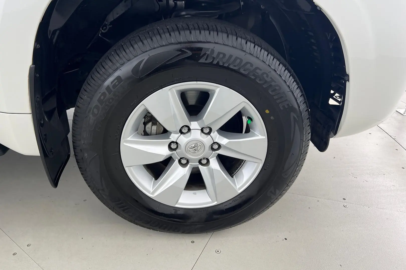 2018 Toyota Landcruiser Prado Gallery Image 24