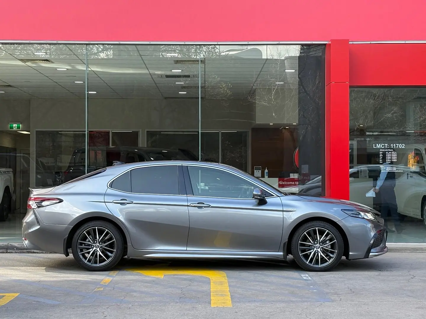 2023 Toyota Camry Gallery Image 3