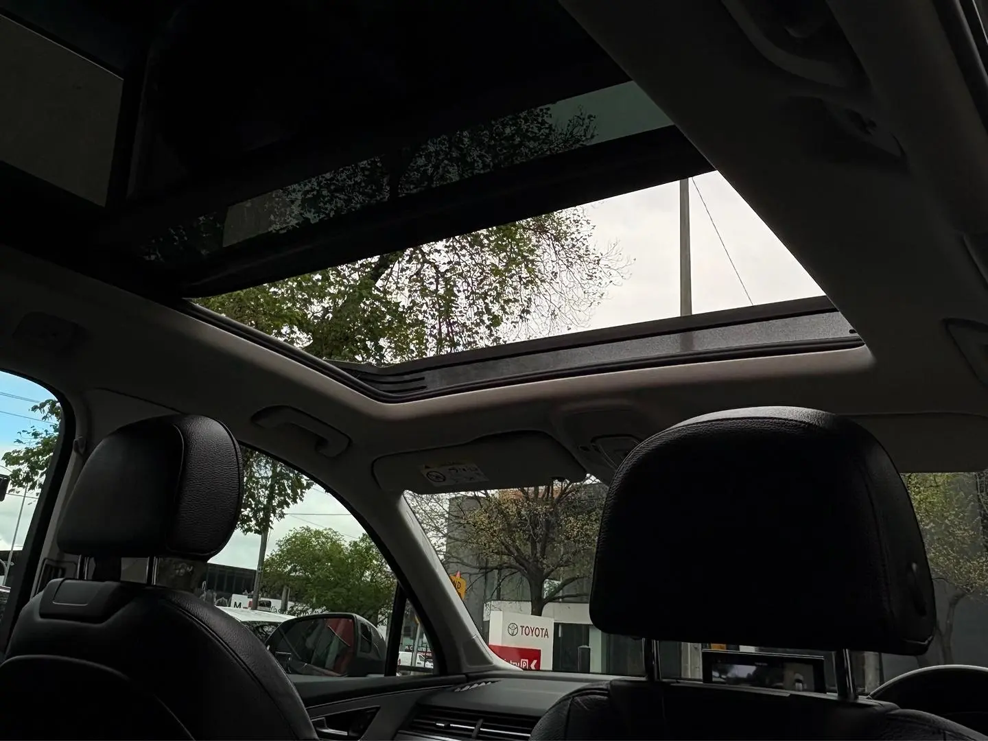 2017 Audi Q7 Gallery Image 2