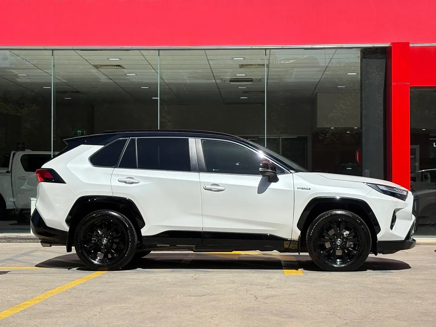 2024 Toyota RAV4 Gallery Image 2