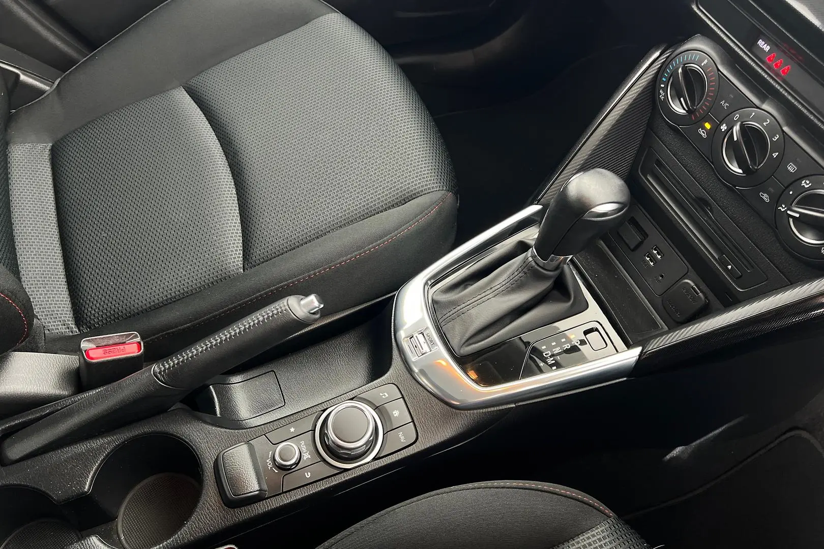 2016 Mazda 2 Gallery Image 13
