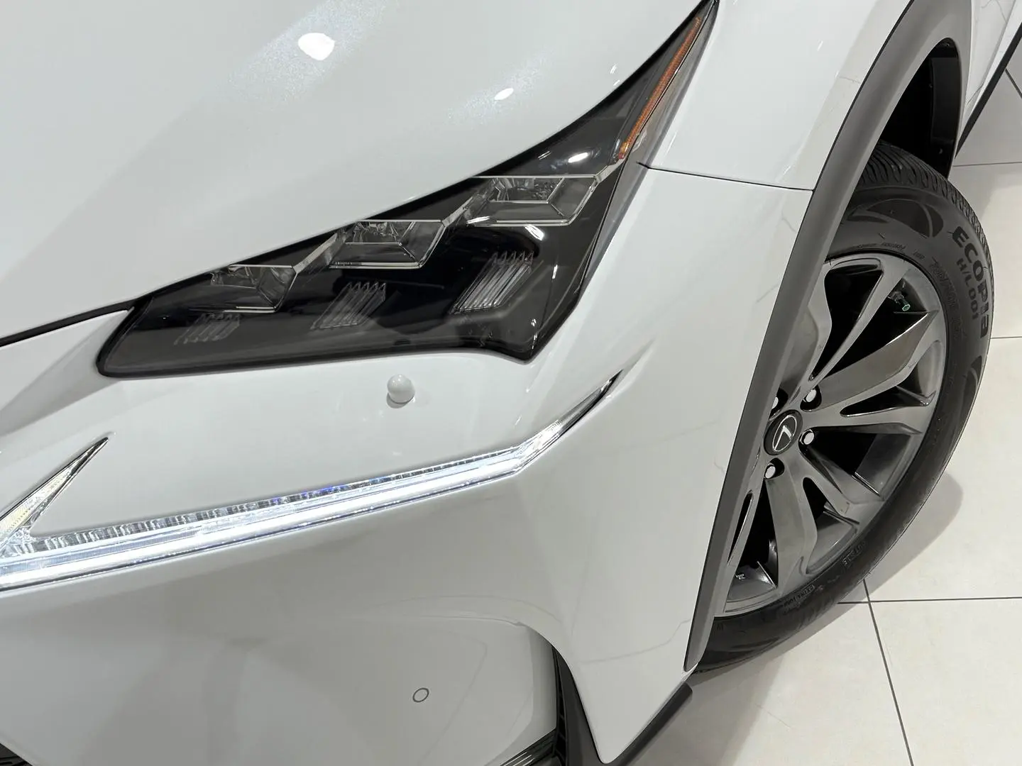 2017 Lexus NX Gallery Image 11