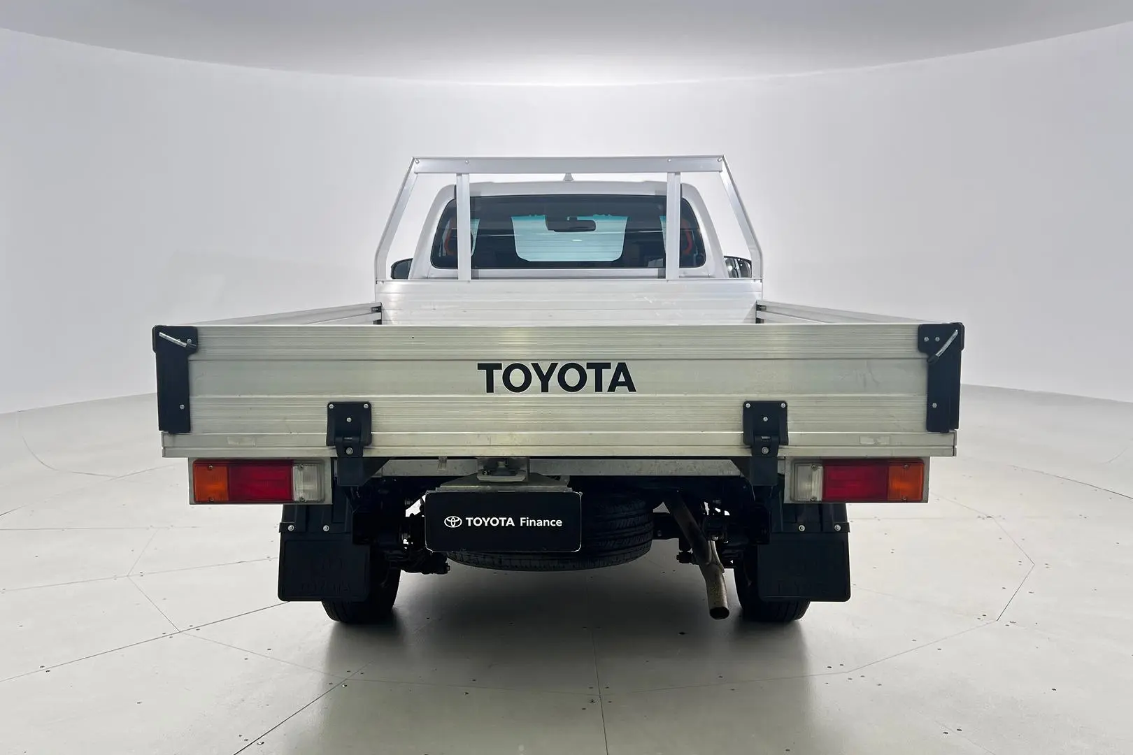 2022 Toyota Hilux Gallery Image 6